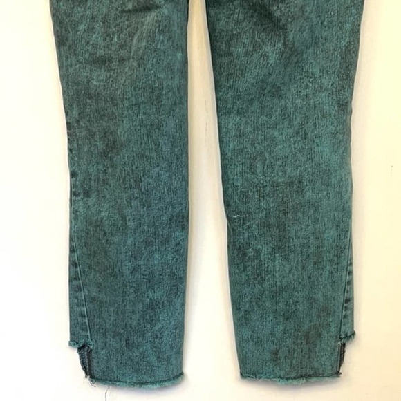 QVC LOGO TEAL GREEN ACID WASH MID RISE STRAIGHT CROPPED FRAYED JEANS SIZE 10 - Picture 7 of 9